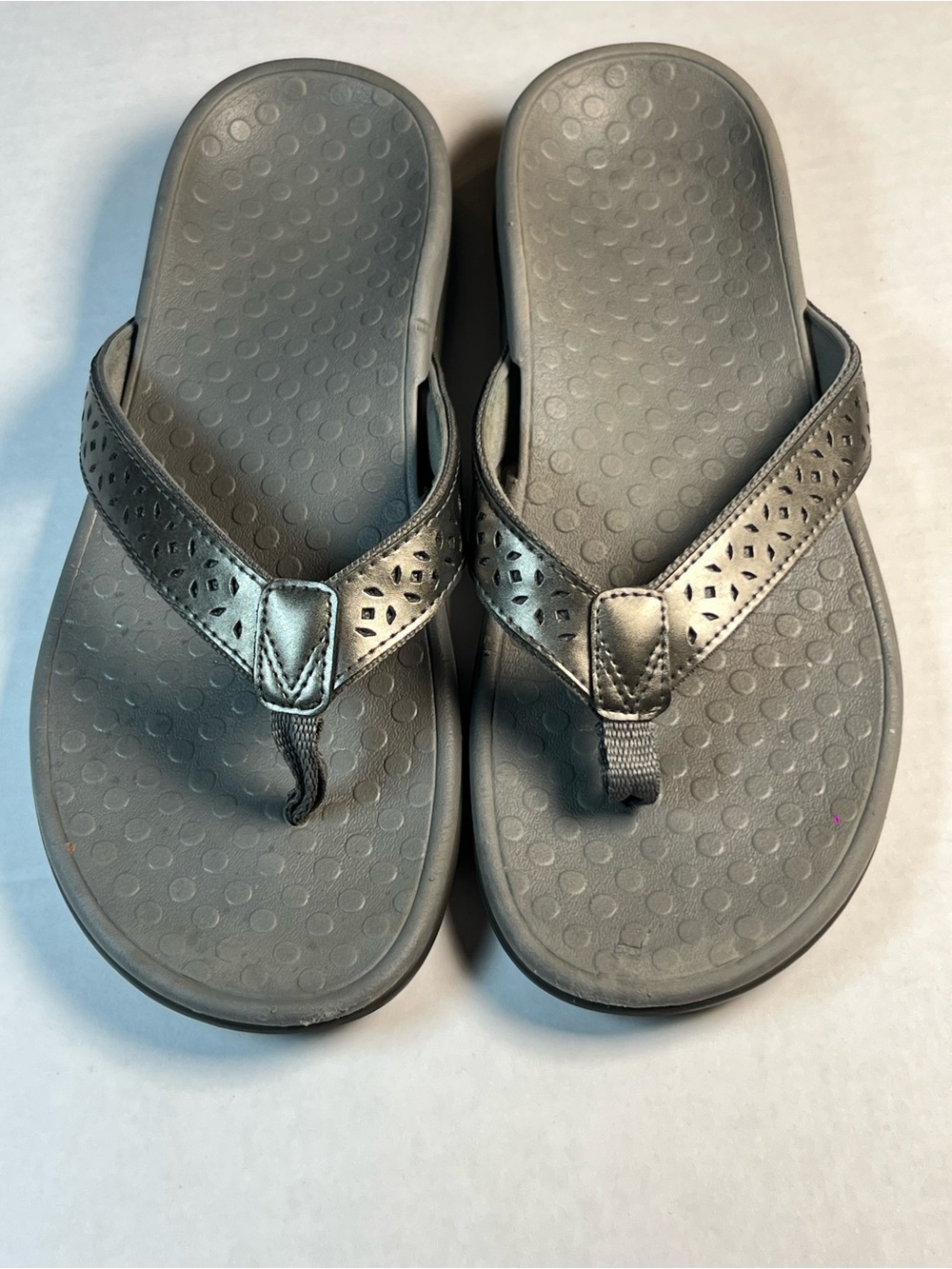 Vionic Orthopedic Women's Gray Comfort Flip-Flop Sandals Size 9